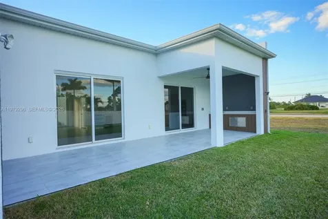 5 SW 26th Place Cape Coral FL 33991