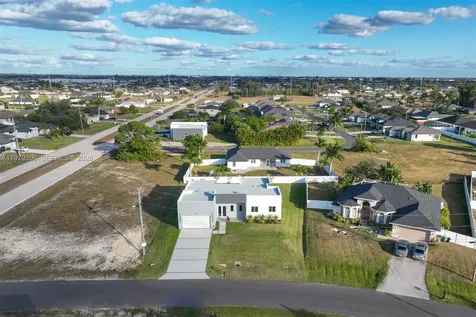 5 SW 26th Place Cape Coral FL 33991