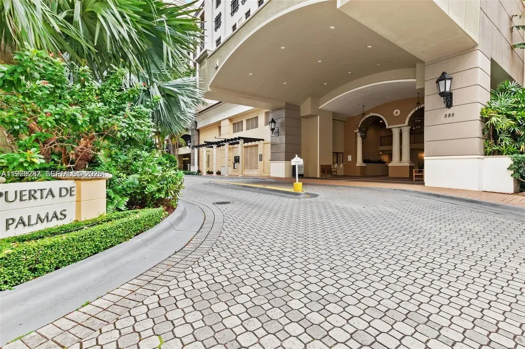 888 Douglas Road Coral Gables FL 33134
