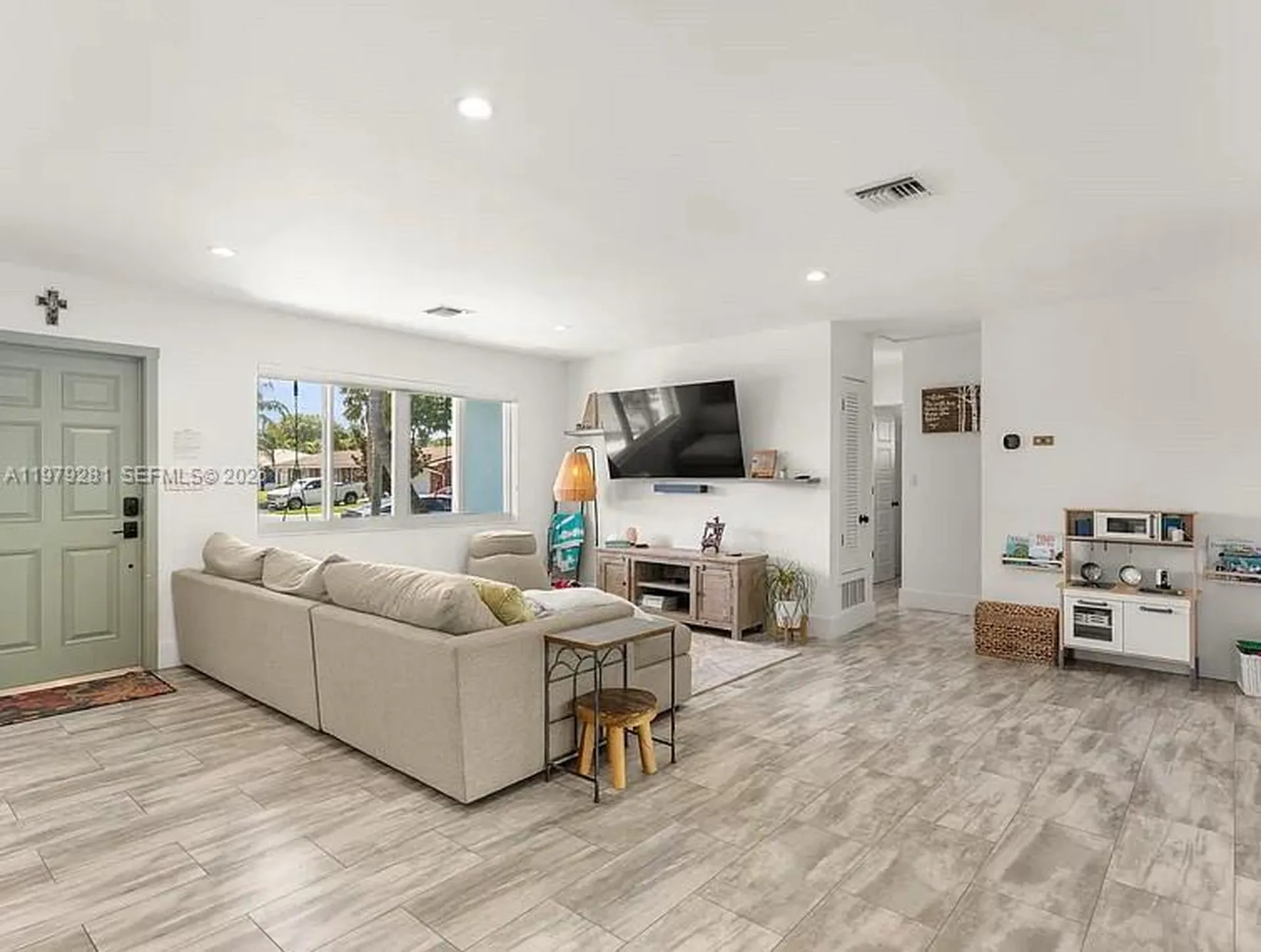 2211 NE 35th Court Lighthouse Point FL 33064