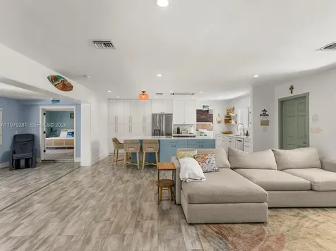 2211 NE 35th Court Lighthouse Point FL 33064