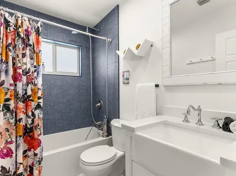 2211 NE 35th Court Lighthouse Point FL 33064