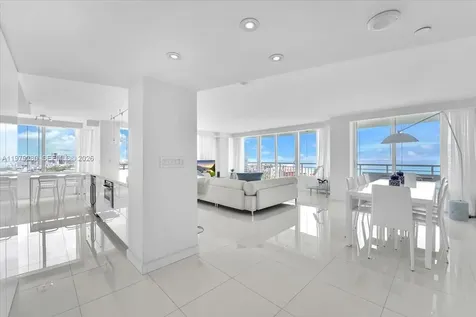 400 S Pointe Drive Miami Beach FL 33139