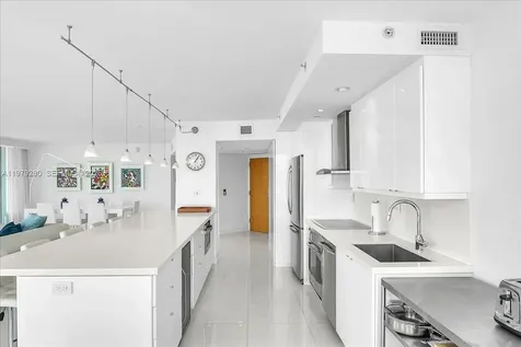 400 S Pointe Drive Miami Beach FL 33139
