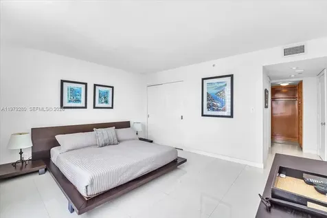 400 S Pointe Drive Miami Beach FL 33139