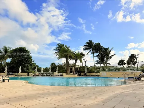 400 S Pointe Drive Miami Beach FL 33139