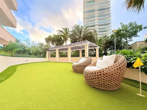 400 S Pointe Drive Miami Beach FL 33139