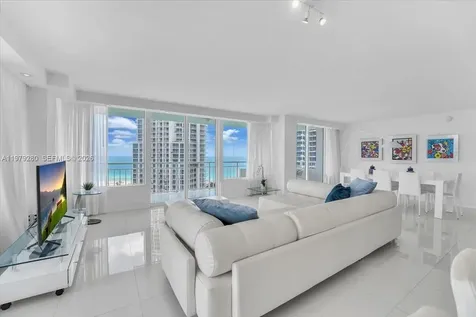 400 S Pointe Drive Miami Beach FL 33139