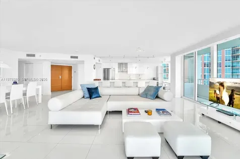 400 S Pointe Drive Miami Beach FL 33139