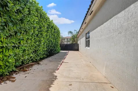 14929 SW 176th Terrace Miami FL 33187