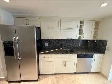 5255 Collins Avenue Miami Beach FL 33140