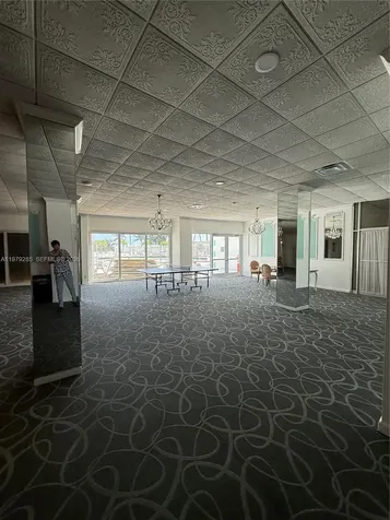 5255 Collins Avenue Miami Beach FL 33140