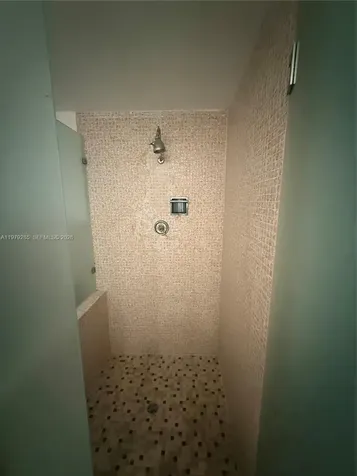 5255 Collins Avenue Miami Beach FL 33140
