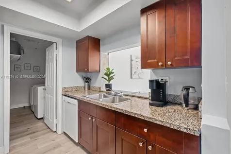 2286 NW 81st Avenue Sunrise FL 33322
