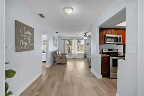2286 NW 81st Avenue Sunrise FL 33322