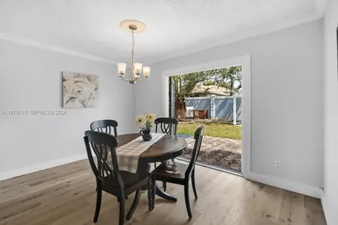 2286 NW 81st Avenue Sunrise FL 33322