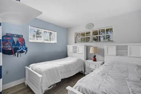 2286 NW 81st Avenue Sunrise FL 33322