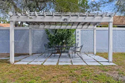 2286 NW 81st Avenue Sunrise FL 33322