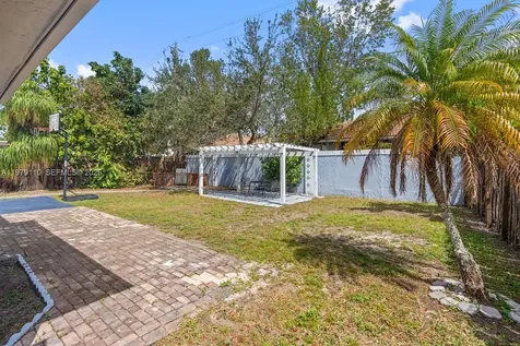 2286 NW 81st Avenue Sunrise FL 33322