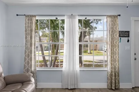 2286 NW 81st Avenue Sunrise FL 33322