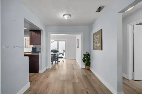 2286 NW 81st Avenue Sunrise FL 33322
