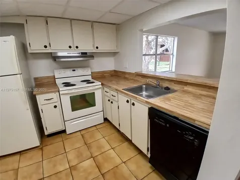 11273 SW 88 Street Miami FL 33176