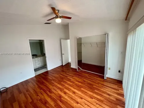 5758 NW 97th Place Doral FL 33178
