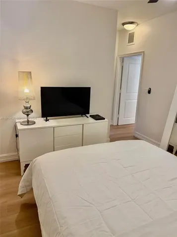 611 11th Street Miami Beach FL 33139