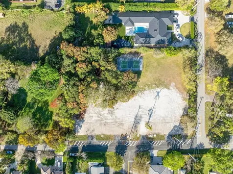 9232 SW 84 Avenue Miami FL 33156