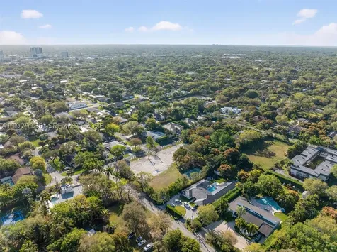 9232 SW 84 Avenue Miami FL 33156