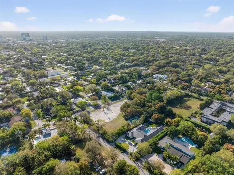 9232 SW 84 Avenue Miami FL 33156