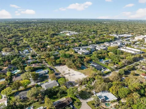 9232 SW 84 Avenue Miami FL 33156