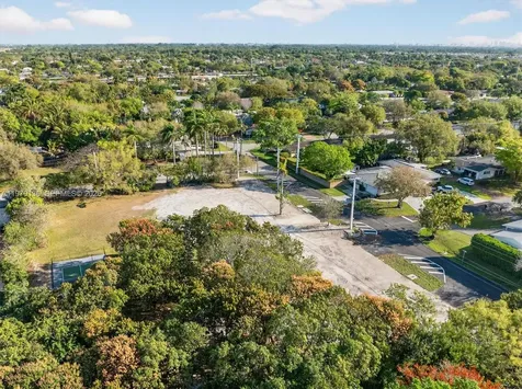 9232 SW 84 Avenue Miami FL 33156