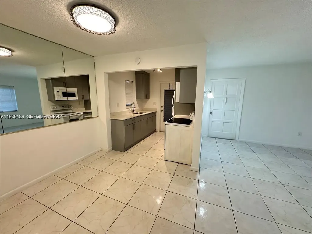 2005 Jefferson Street Hollywood FL 33020