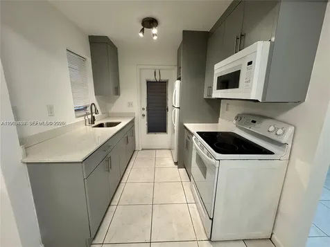 2005 Jefferson Street Hollywood FL 33020