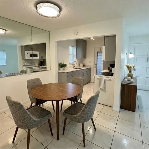 2005 Jefferson Street Hollywood FL 33020