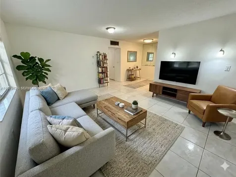 2005 Jefferson Street Hollywood FL 33020