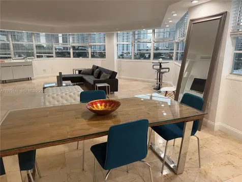 801 Brickell Bay Drive Miami FL 33131