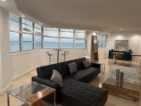 801 Brickell Bay Drive Miami FL 33131