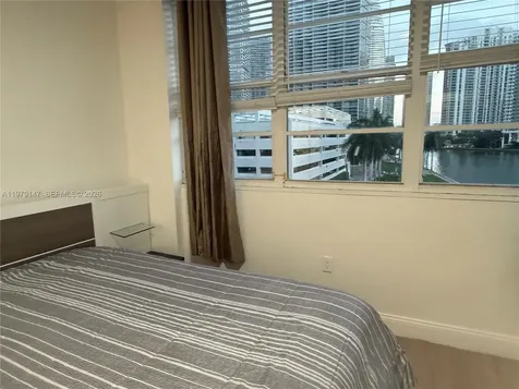 801 Brickell Bay Drive Miami FL 33131