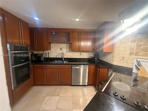 801 Brickell Bay Drive Miami FL 33131