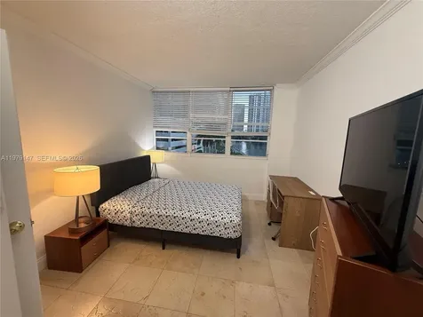 801 Brickell Bay Drive Miami FL 33131