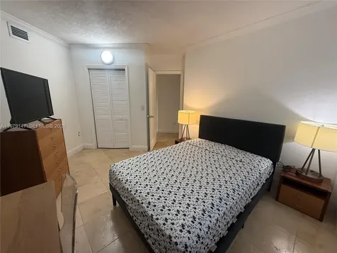 801 Brickell Bay Drive Miami FL 33131