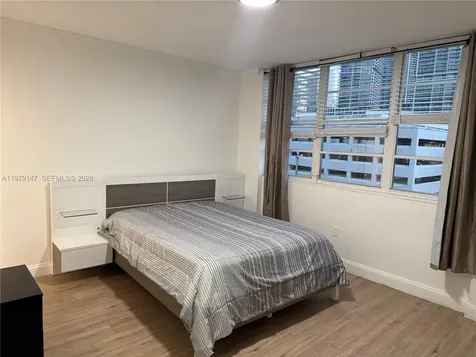 801 Brickell Bay Drive Miami FL 33131