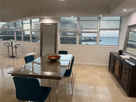 801 Brickell Bay Drive Miami FL 33131