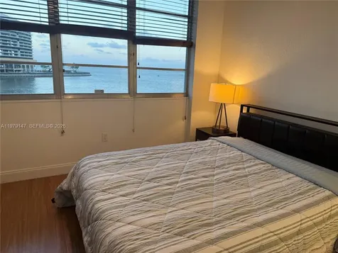 801 Brickell Bay Drive Miami FL 33131