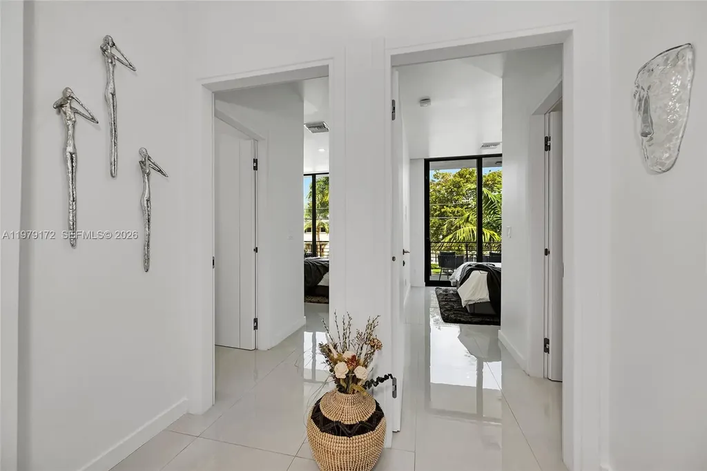 2516 NE 21st Street Fort Lauderdale FL 33305