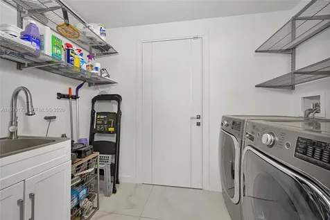 2516 NE 21st Street Fort Lauderdale FL 33305