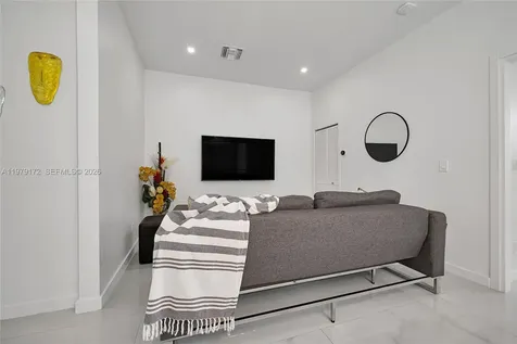 2516 NE 21st Street Fort Lauderdale FL 33305