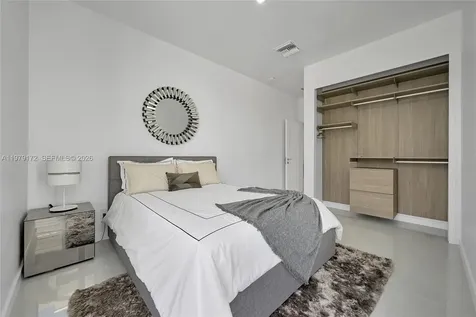 2516 NE 21st Street Fort Lauderdale FL 33305